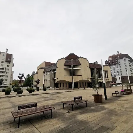 Theatre'S Backstage-Apartament In Centrul Orasului Targu Mures Exterior photo
